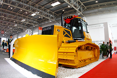 通過歐美CE認(rèn)證的全液壓推土機(jī)SD16YS